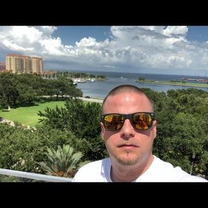 Meet your Posher, Lee